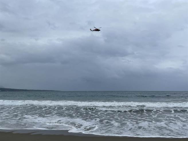 17岁少年在杉原海水浴场（美丽湾）溺水失踪，1日寻获遗体。（台东县消防局提供）
