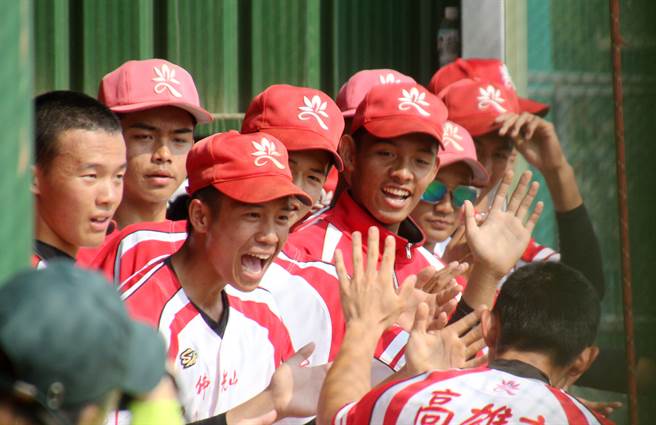 普门中学击败嘉义高中晋级12强。（学生棒联提供）