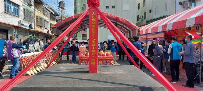 大村乡公所近年财政充裕，争取许多公共建设，首座符合内政部认证资格的绿建筑日照中心上午正式动工兴建。（谢琼云摄）