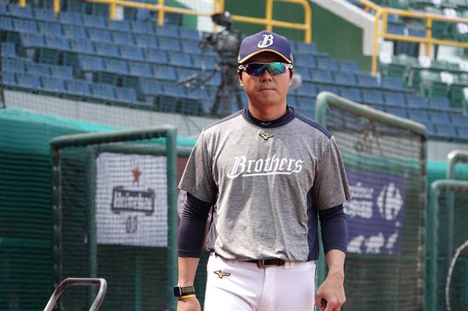 中信兄弟总教练林威助。（毛琬婷摄）