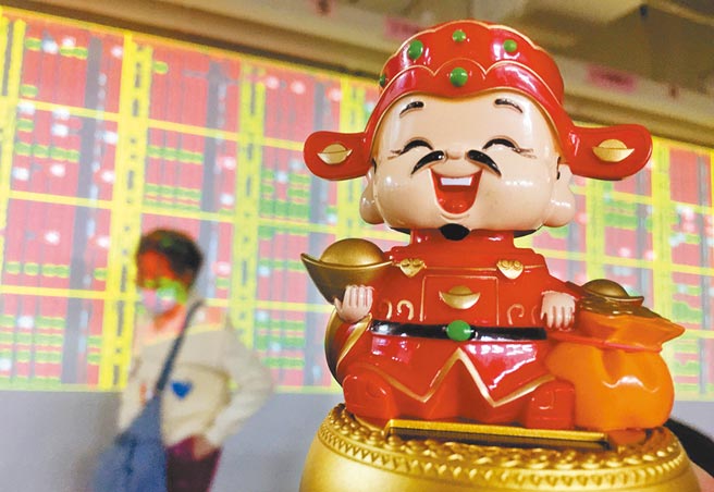 受台股行情强涨等激励，元月景气综合判断分数可望挑战暌违十年之久的红灯。图／本报资料照片