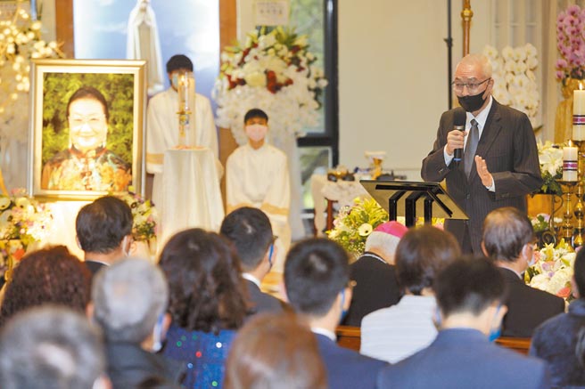 创办台北市私立立人国际国民中小学的教育家郑惠芝，去年在美国辞世，27日上午在天主教辅仁大学净心堂举辨周年追思会。（张铠乙摄）