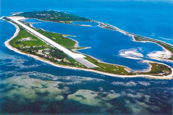 日本防衛省智庫專家門間理良認為東沙群島是南海的另一座火藥庫。（海巡署提供）