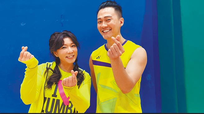 趙詠華（左）、林俊逸日前相約打球，為演唱會健身備戰。（遠雄創藝提供）