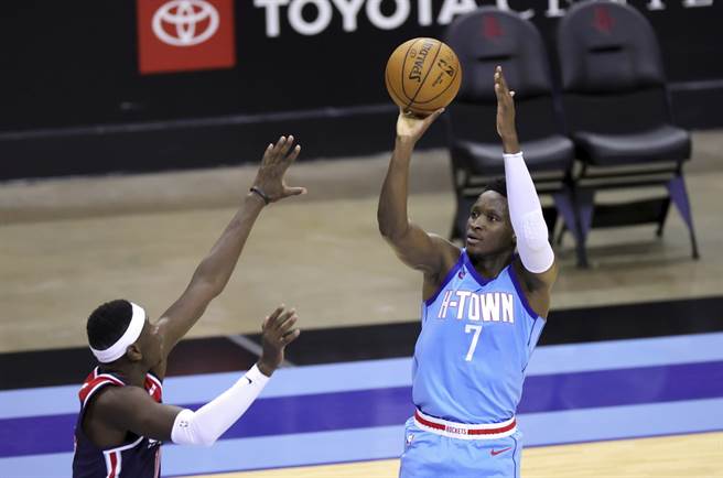 沃神爆料欧拉迪波已经拒绝火箭两年4520万美元续约条件。(美联社)