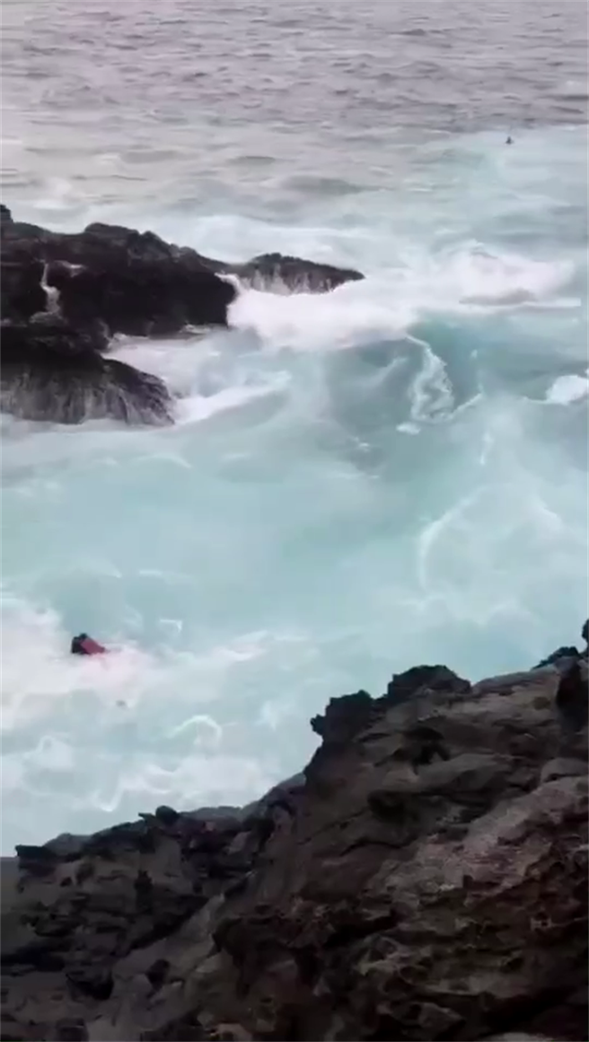 基隆市數十名釣客3月1日搭船出海，陳姓釣客、李姓釣客意外落海。（翻攝照片／陳彩玲基隆傳真）
