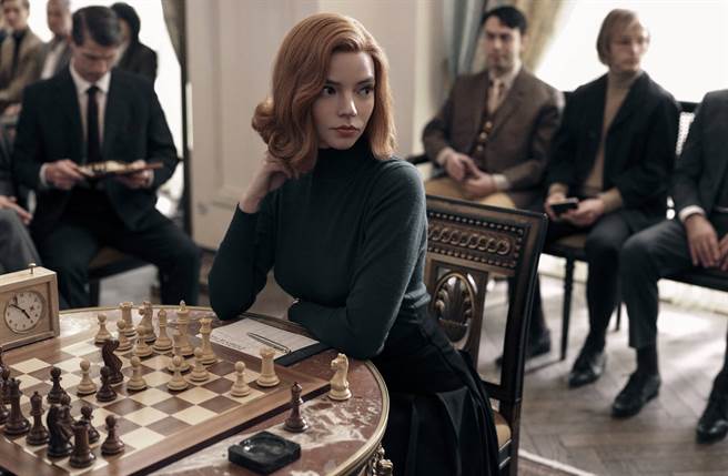 《后翼棄兵》安雅泰勒喬伊勇奪最佳迷你影集或電視電影類影后。(圖／達志提供)