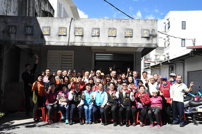 吉安乡公所不愿见北昌市场旧有办公室空间成蚊子馆舍，活化打造成「吉安乡北昌零售市场村邻长服务所」，日前甫启用。（吉安乡公所提供／罗亦晽花莲传真）