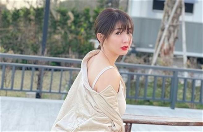 郭書瑤談婚姻，自曝「老公視角」照。(翻攝自郭書瑤IG)