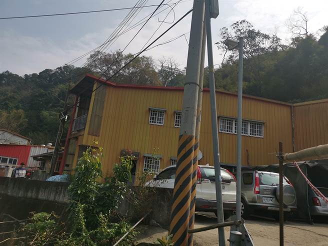 死亡的許姓青年目前住在老婆娘家，是以每個月5千元租來的鐵皮屋供1家7口同住。（謝明俊攝）