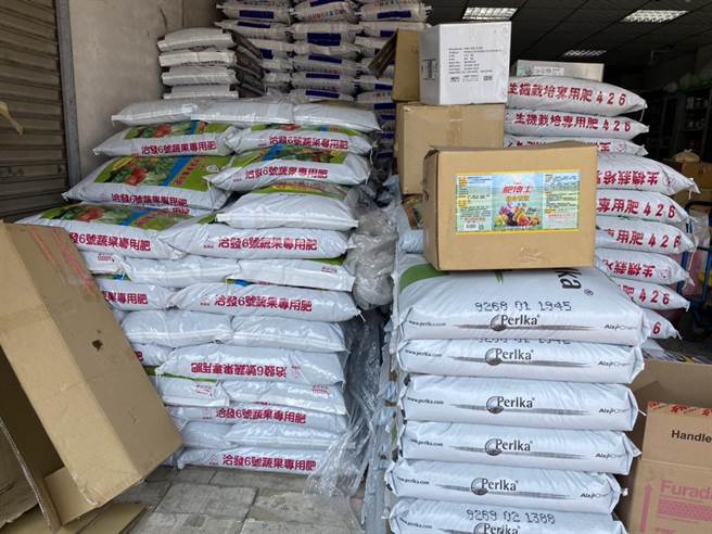 花蓮縣今年度農業資材補助3月2日至31日開放受理，每公頃耕地可補助1800元額度，兌換所需農用肥料，符合補助資格的農友可至土地所在的鄉鎮市公所申請；圖為農用肥料示意圖。（羅亦晽攝）
