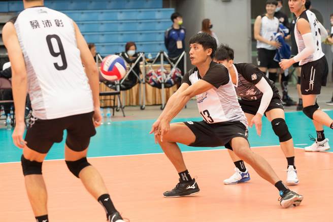 带伤帮助台电男排拿下挑战赛7连霸的黄建逢，可以无憾宣告退休了。(中华排协提供)