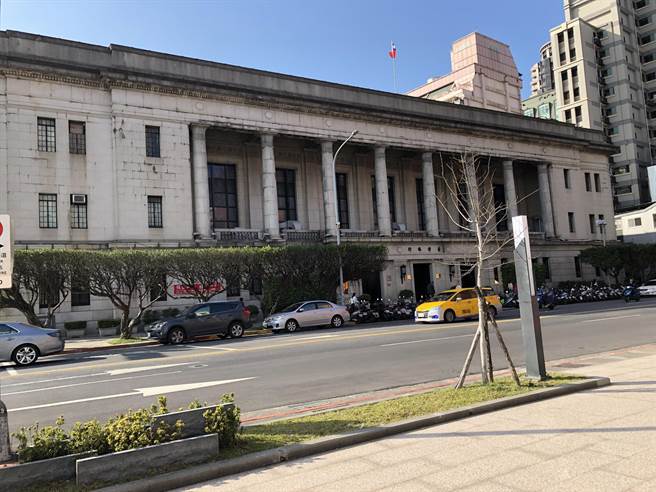 台银等公股银宣布採购在地凤梨(图／吴静君摄)