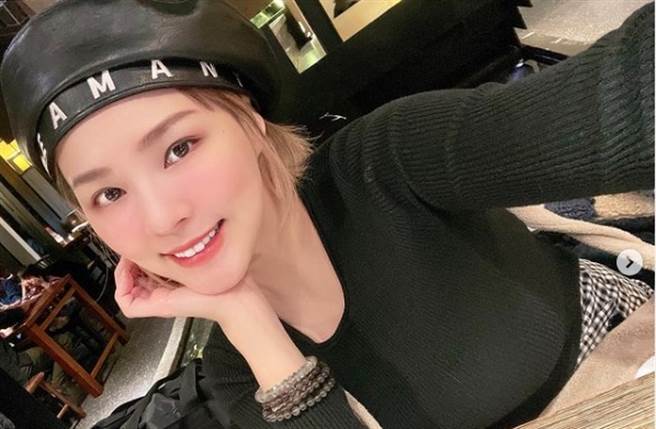 熊熊熬過2020年的烏煙瘴氣，演藝事業絲毫不受影響。(翻攝自熊熊IG)