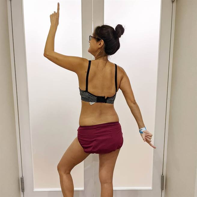 Janet搞笑晒产后身材。（图／取材自Janet Hsieh 谢怡芬脸书）