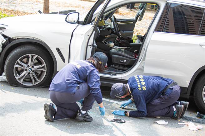 被警方击毙的李姓嫌犯在被害人车上装GPS，掌握嘉义富商行踪后掳人。(袁庭尧摄)