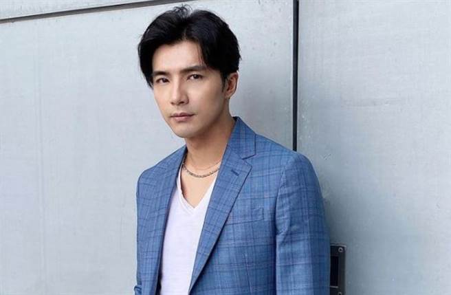 属猪的人风流但不落俗套，热爱坦荡荡的追求异性，贺军翔正是代表人物。（图／IG@ho_mike）