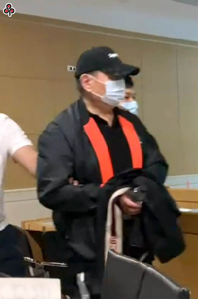 三温暖大亨杨振丰（图）被控对艺人澎恰恰恐吓讨债，遭依妨害自由等罪起诉，移审时反指澎恰恰「自导自演」，台北地院讯问后裁定杨以300万元交保。（本报资料照片）