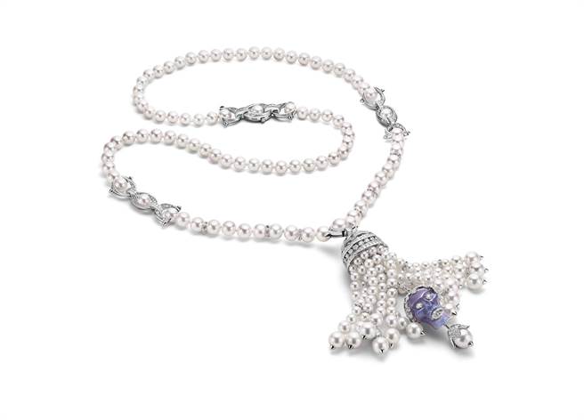 寶格麗BAROCKO系列系列Secert Momento頂級珍珠鑽石項鍊，強烈的龐克搖滾風格有著「ROCK」的趣味聯想，約1182萬6000元。（BVLGARI提供）