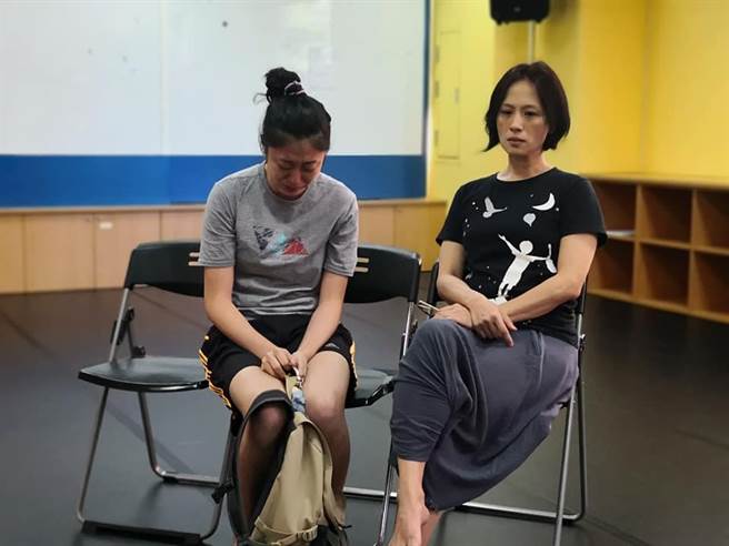 金钟影后黄采仪担任表演指导。（客家电视台提供）