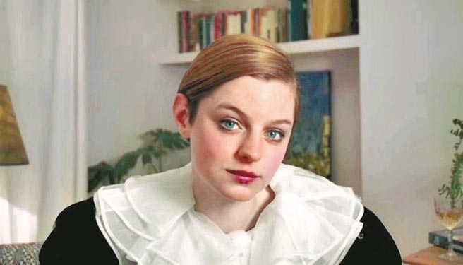 艾玛科林夺奖不忘向已故黛妃致意。（路透）