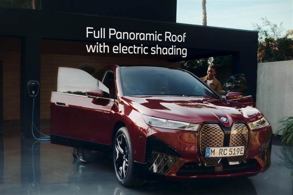 BMW 揭露 iX 二大功能特色：電控玻璃車頂可一鍵遮陽，也具備 OTA 軟體更新機能