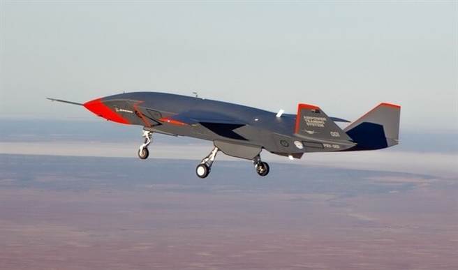 波音澳洲「忠誠僚機」（Loyal Wingman）無人戰機2月27日已成功首飛。（澳洲皇家空軍）