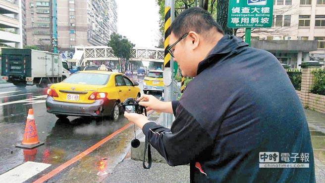 民眾提案廢除檢舉達人制度，交通部指有存在必要，但要檢討精進。（本報資料照）