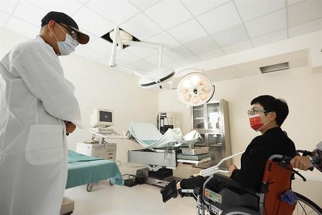 翔聲引進醫院實際使用規格的手術室，解決劇組租借醫療場景拍攝場地的難題。（圖／文策院）
