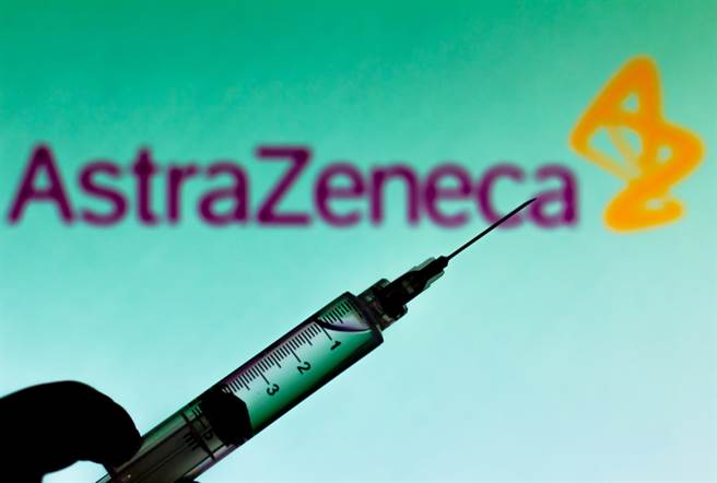 AstraZeneca疫苗是一種含有可表現新型冠狀病毒棘蛋白的腺病毒載體疫苗，對預防新冠肺炎感染具有保護力。（達志影像/shutterstock