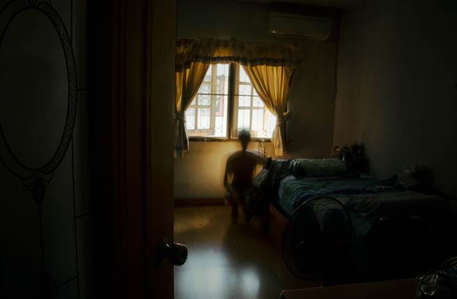 男大生遇到热心的房东太太，每晚为他准备宵夜，没想到是另有意图。(达志影像shutterstock提供)