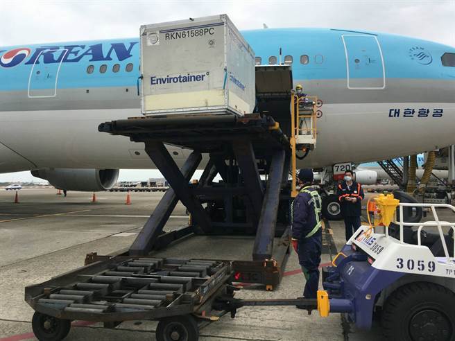 疫苗在飛機上才知道，陳時中揭原因，若能早點通知更好。（圖／讀者提供）