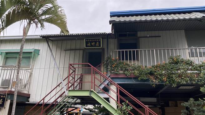 「水竹居」张丽俊文物纪念馆为铁皮建物，张家后代正准备改建，即日起不开放参观，相关文物移往他处保存。（王文吉摄）