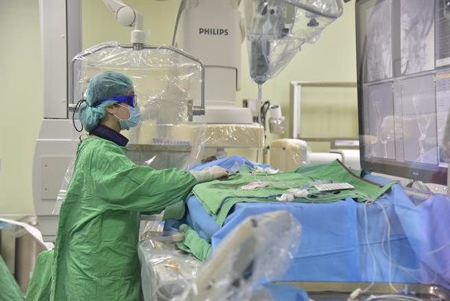 近年来血管微创介入手术已经被广泛应用在人体各部位，头颈部血管内治疗的技术亦日新月异。(图/恩主公医院提供)