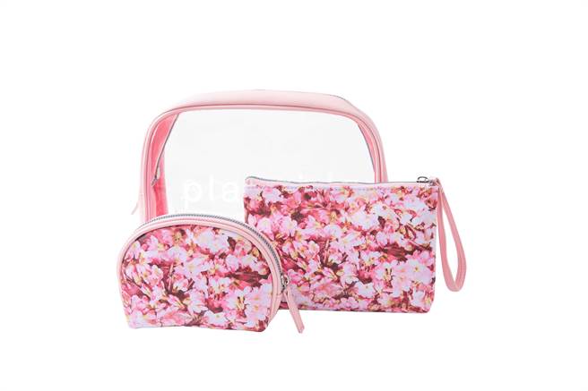plantica花样粉樱包3入组，加购价299元。（康是美提供）