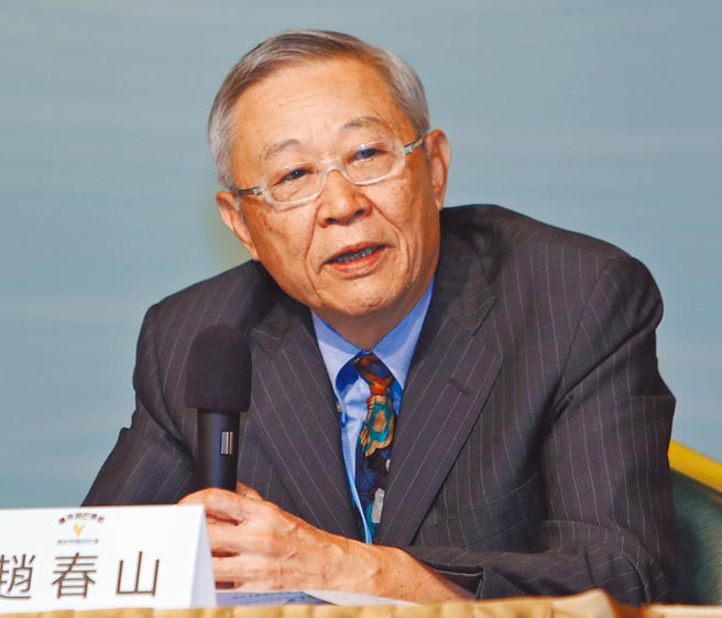 赵春山认为应将凤梨事件视为两岸復谈契机，政府要主动接球，不要连谈都不谈。（本报资料照片）