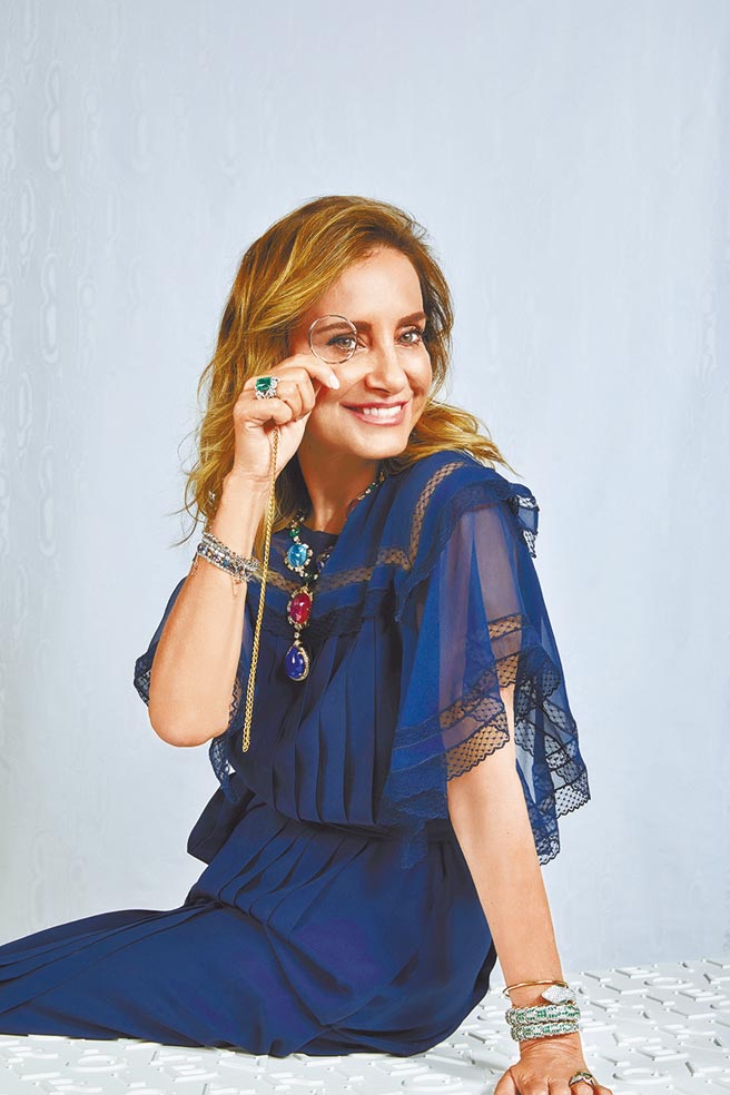 宝格丽设计总监Lucia Silvestri操刀设计BAROCKO顶级珠宝作品，充满欢乐和希望的正能量。（BVLGARI提供）