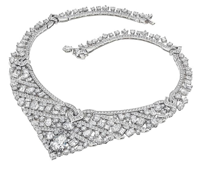 宝格丽BAROCKO系列顶级钻石项炼，以不同切割的钻石呈现巴洛克风格的光影变化，约5375万6000元。（BVLGARI提供）