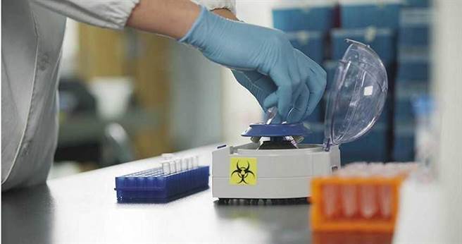 最新的次世代基因定序，可以一次檢查所有的基因位點，快速分析基因是否有缺陷或異常，及時作為醫師治療的參考。（圖／業者提供）