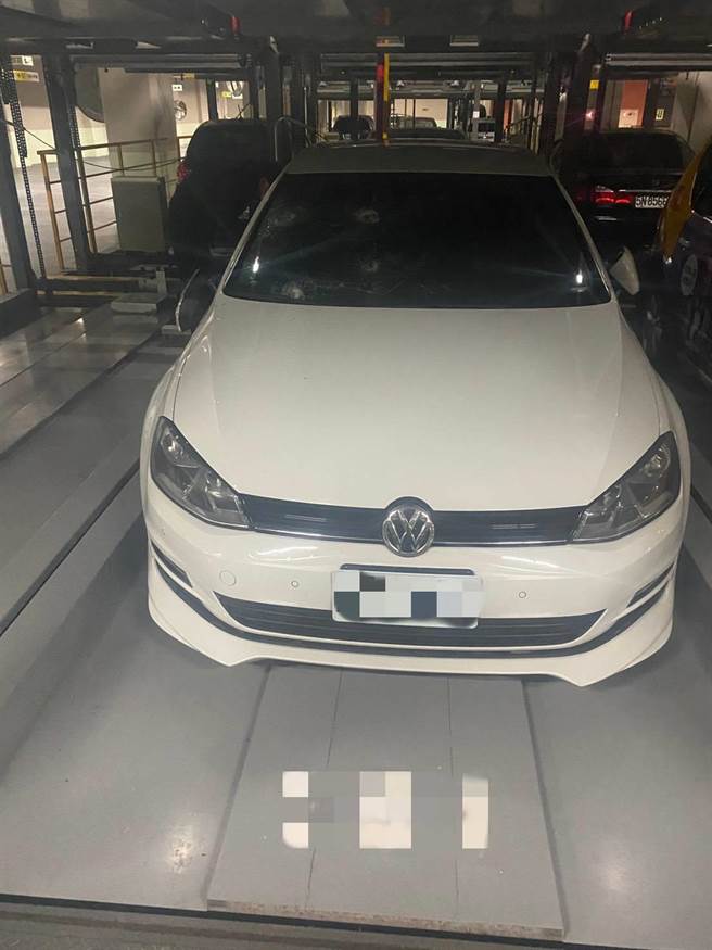 淡水警用职务查个资找上情敌住处持铁鎚怒砸对方车遭法办（戴上容翻摄）