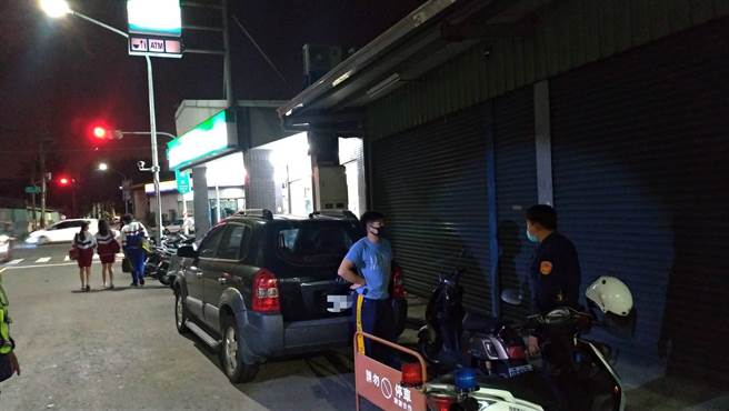 警方协助少年找回电动车，才发现是一场乌龙，根本没有遭窃。（柯宗纬翻摄）