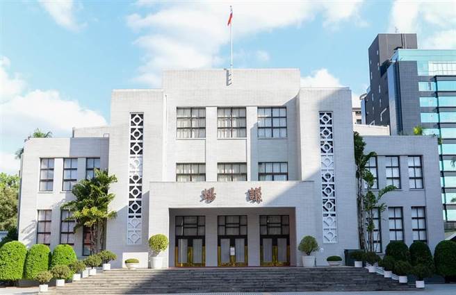 立法院的陈情常客江姓男子，前年写信到总统府及立法院、地检署及中正一警分局等，扬言要用汽油弹猛攻火烧立法院至立法院烧为黑炭为止。（本报资料照片）