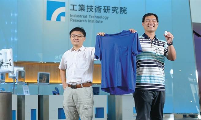 睡眠中可以监测体温心律的「工研院智慧衣」，让穿着的长辈或幼儿，健康状况不漏接。(工业技术研究院、康健杂志提供)