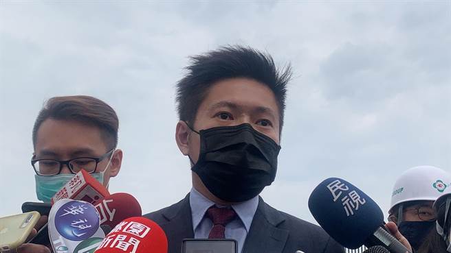 总统府发言人张惇涵4日对凤梨议题发表看法。（黄婉婷摄）