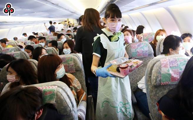 国籍航空公司去年陆续推出偽出国行程。（本报资料照）