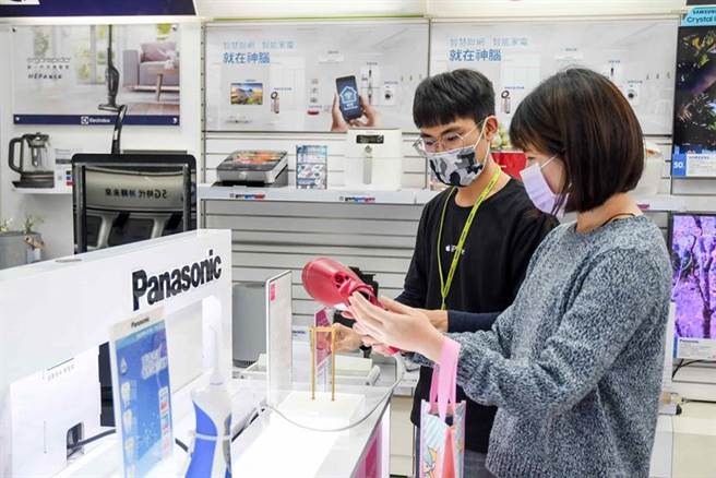 （神脑携手Panasonic，国际牌超级品牌月最高现赚两万，买空调好礼三重送。图／神脑提供）
