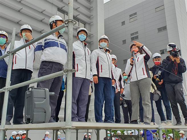 新北市政府斥资41亿元，自行规画兴建的宝高智慧产业园区即将完工，市长侯友宜今（4日）上午前往视察工程进度。（叶书宏摄）