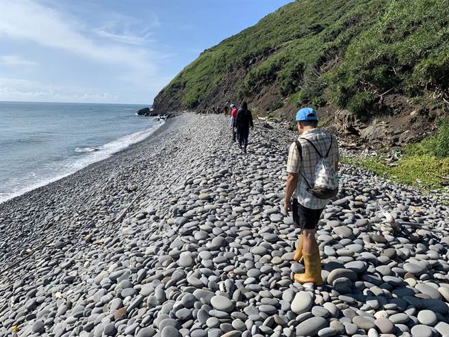 连结台东与屏东两县的阿塱壹古道，因自然生态环境丰富，保留原始林相，近年来成为热门景点。（蔡旻妤摄）