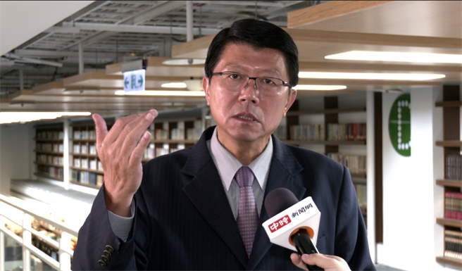 謝龍介呼籲大家要冷靜，看誰是最適合現階段國民黨的人選。(攝影/范佐意)