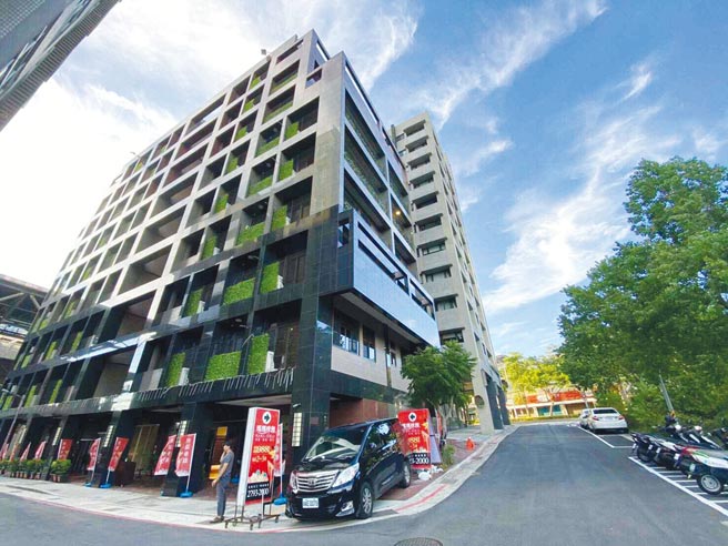 全新落成的内湖成屋案「玛玛咪雅」，诉求北市超低总价988万起买2房。图／业者提供